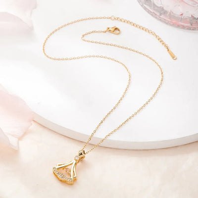 rhinestone-decor-pendant-necklace-3034058.jpg